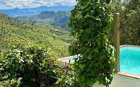 La Tahona (Cortijo Andaluz en las montañas)